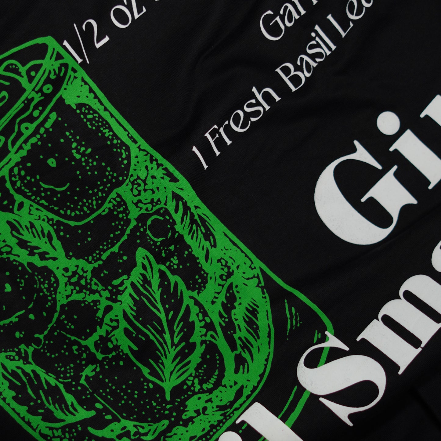 Gin Basil Smash in Black